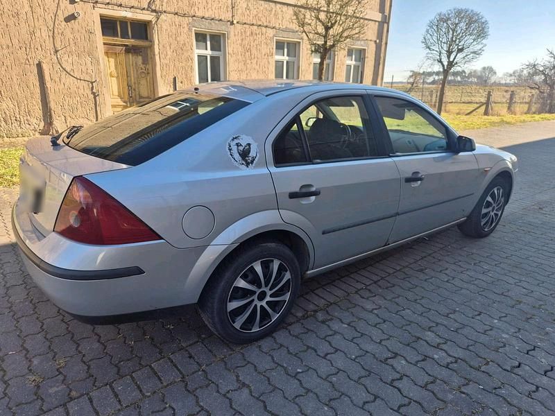 Gebraucht Ford Mondeo 115 PS (84 kW) 2002 Grau Limousine