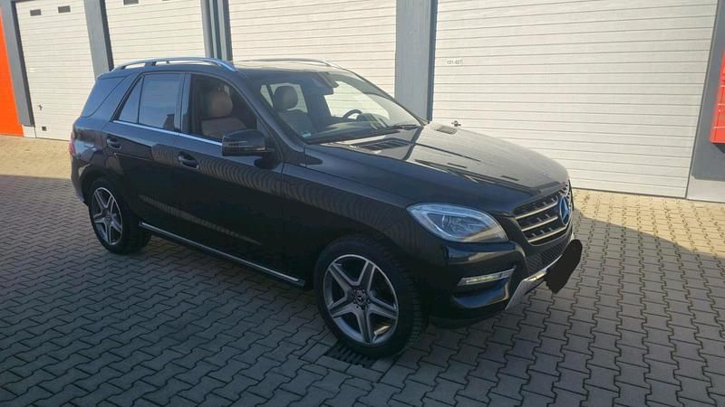 Gebraucht Mercedes ML350 258 PS (189 kW) 2014 Schwarz SUV