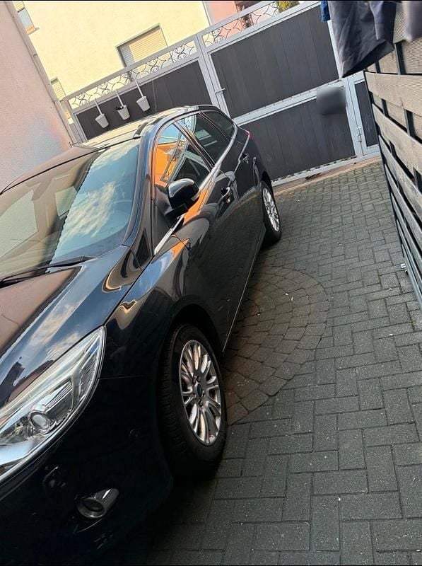 Usata Ford Focus 150 CV (110 kW) 2012 Nero Station wagon