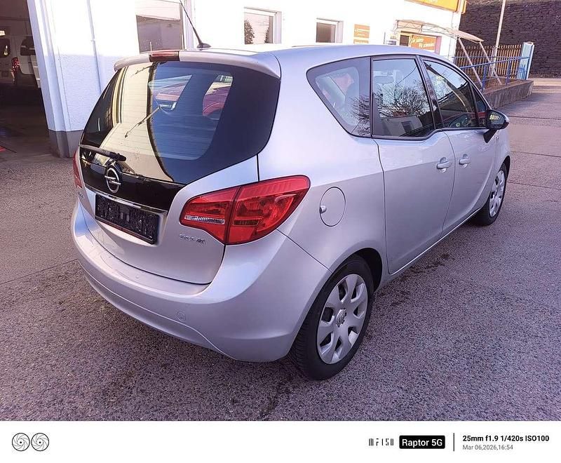 Gebraucht Opel Meriva Edition 120 PS (88 kW) 2014 Argon silber/ice silver (m2) Van / Kleinbus