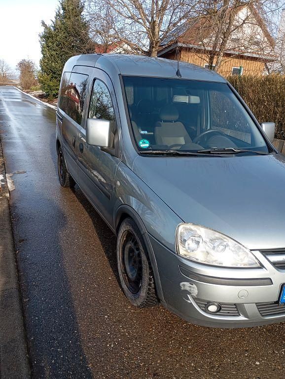 Gebraucht Opel Combo 75 PS (55 kW) 2011 Silber Van / Kleinbus