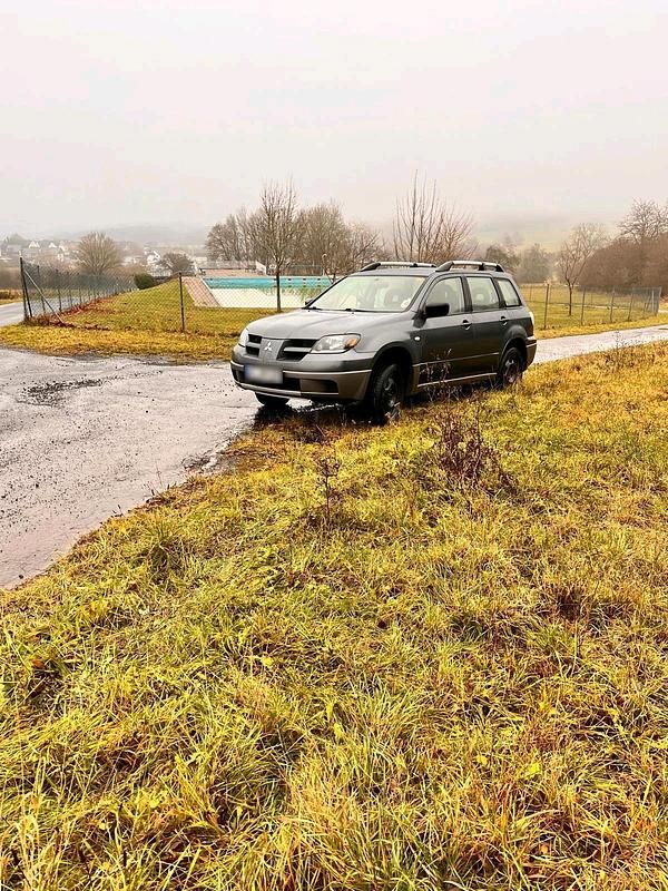Gebraucht Mitsubishi Outlander 136 PS (100 kW) 2003 Grau SUV