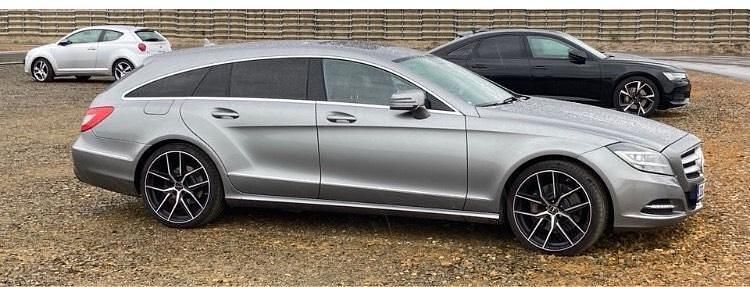 Silber Gebraucht 2013 Mercedes CLS350 Kombi | 23.500 € (Teuer) - Bild 1/4