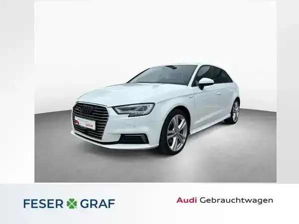 Ibisweiß Gebraucht 2017 Audi A3 Sportback e-tron Business Limousine | 17.450 € (Teuer) - Bild 1/4