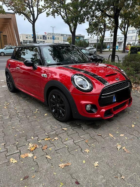 Rot Gebraucht 2019 Mini Cooper S Kleinwagen | 21.500 € (Etwas zu teuer) - Bild 1/4