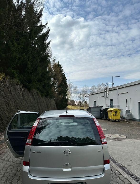 Gebraucht Opel Meriva 125 PS (91 kW) 2004 Silber Van / Kleinbus