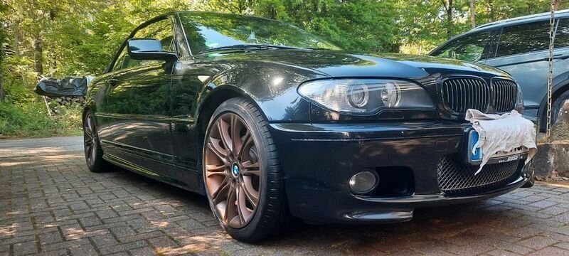 Schwarz Gebraucht 2004 BMW 320 Cabriolet M Sport Cabrio | 12.900 € (Fairer Preis) - Bild 1/4