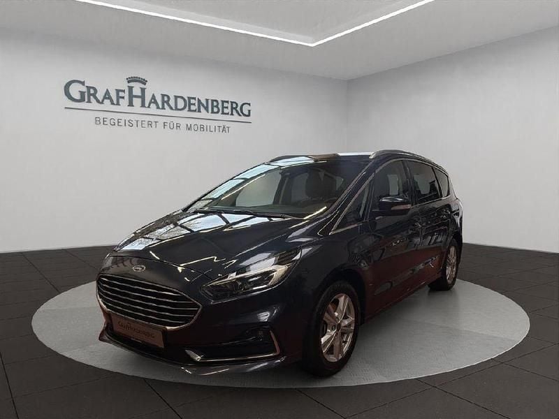 Weiß Gebraucht 2025 Ford Tourneo Courier Titanium Van / Kleinbus | 24.980 € (Fairer Preis) - Bild 1/4