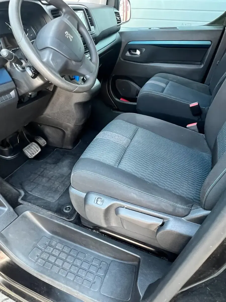 Gebraucht Peugeot Traveller 177 PS (130 kW) 2018 Schwarz Van / Kleinbus