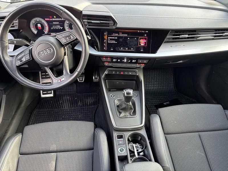 Gebraucht Audi A3 Edition .1 116 PS (85 kW) 2021 Blau Limousine