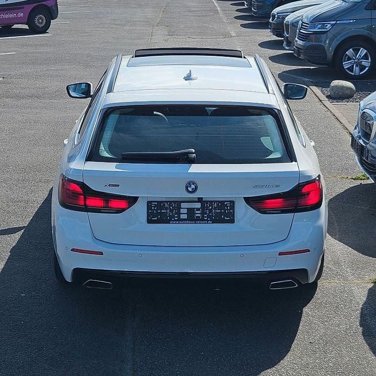 Gebraucht BMW 530e Sport Line 184 PS (135 kW) 2022 Weiß Limousine