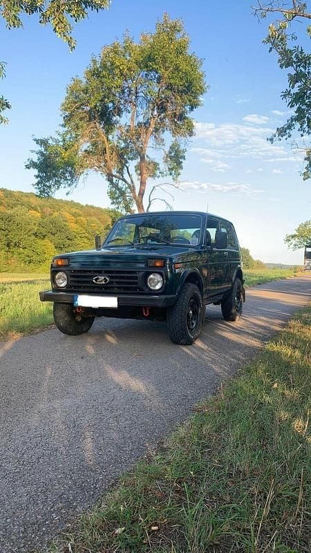Grün Gebraucht 2010 Suzuki Jimny SUV | 9.980 € (Superpreis) - Bild 1/4