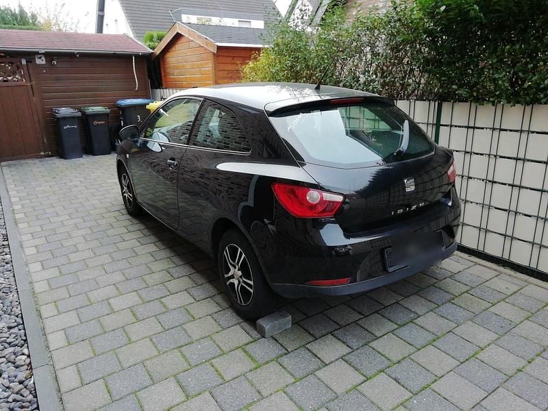 Schwarz Gebraucht 2011 Seat Ibiza Kleinwagen | 1.300 € - Bild 1/4