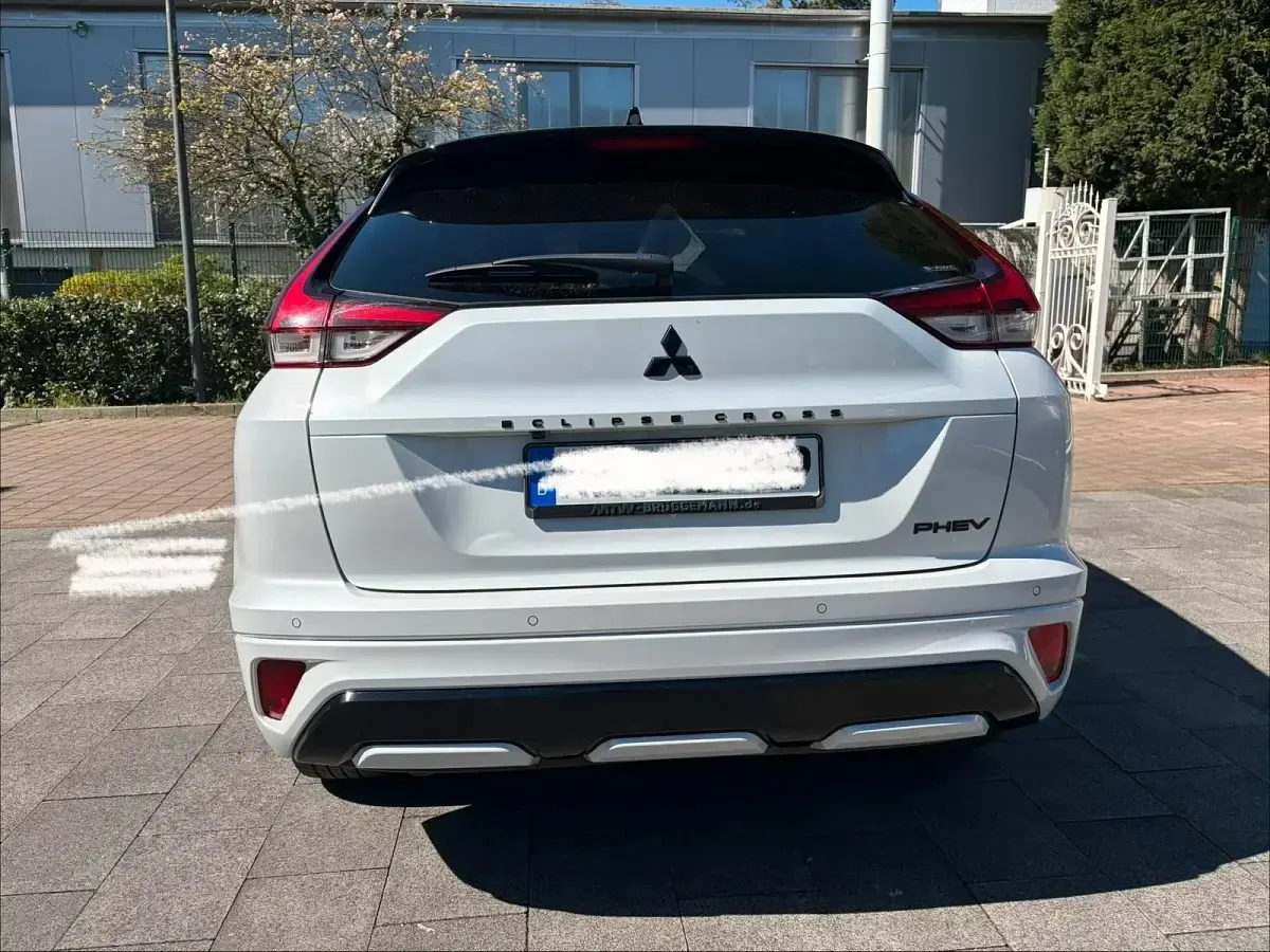 Second-hand Mitsubishi Eclipse Cross Select 188 CP (138 kW) 2022 Alb SUV