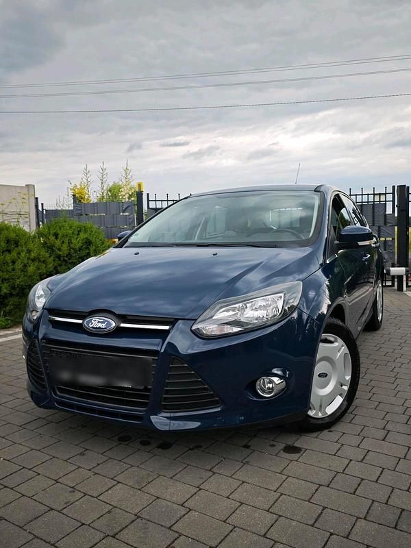 Gebraucht Ford Focus 100 PS (73 kW) 2013 Kleinwagen
