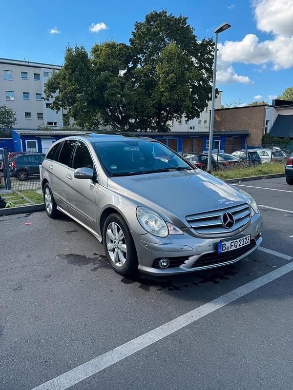 Beige Gebraucht 2009 Mercedes R320 Van / Kleinbus | 6.500 € (Superpreis) - Bild 1/4
