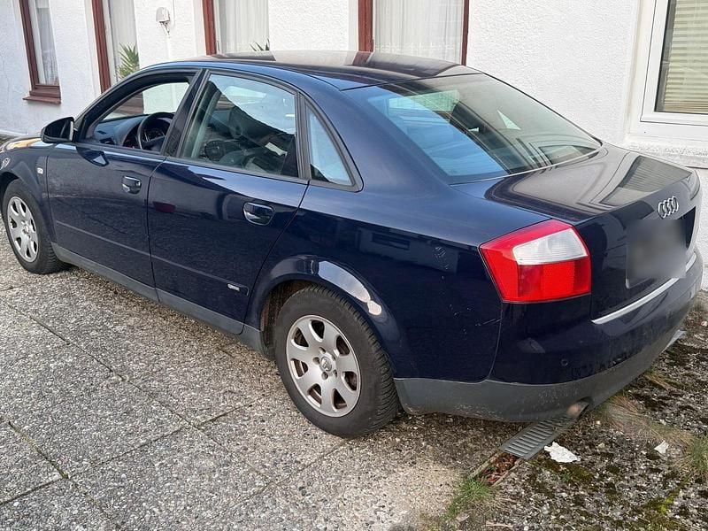 Używany Audi A4 131 KM (96 kW) 2002 Niebieski Sedan/Limuzyna