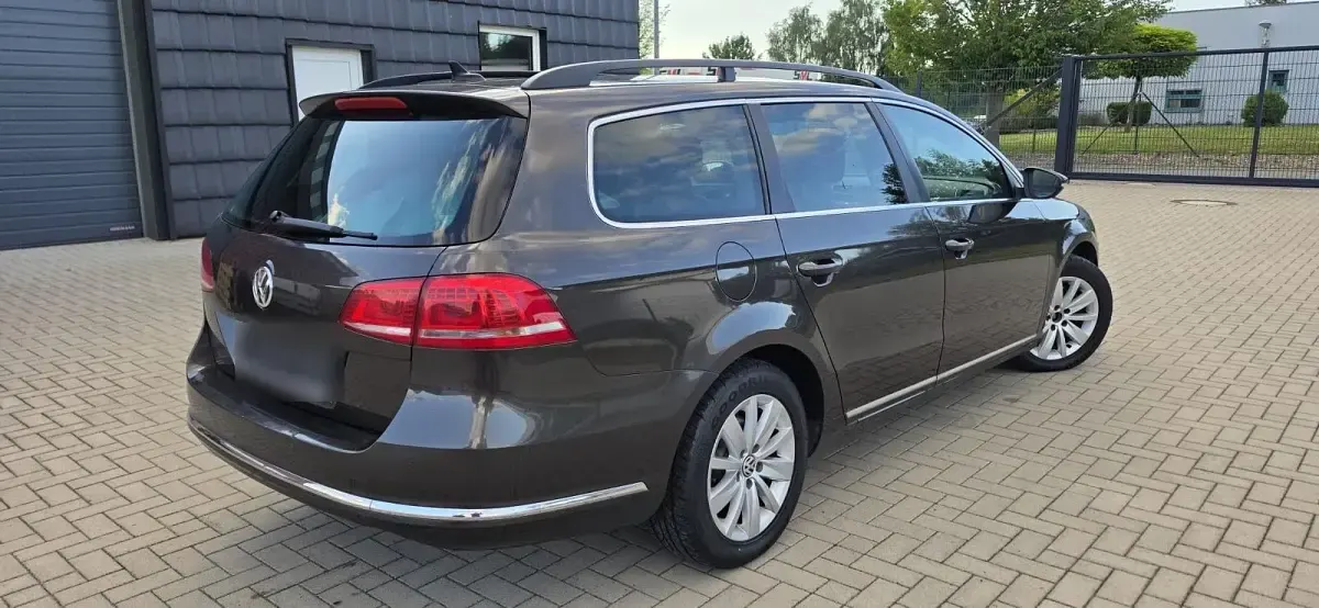 Gebraucht VW Passat 140 PS (102 kW) 2013 Braun Kombi