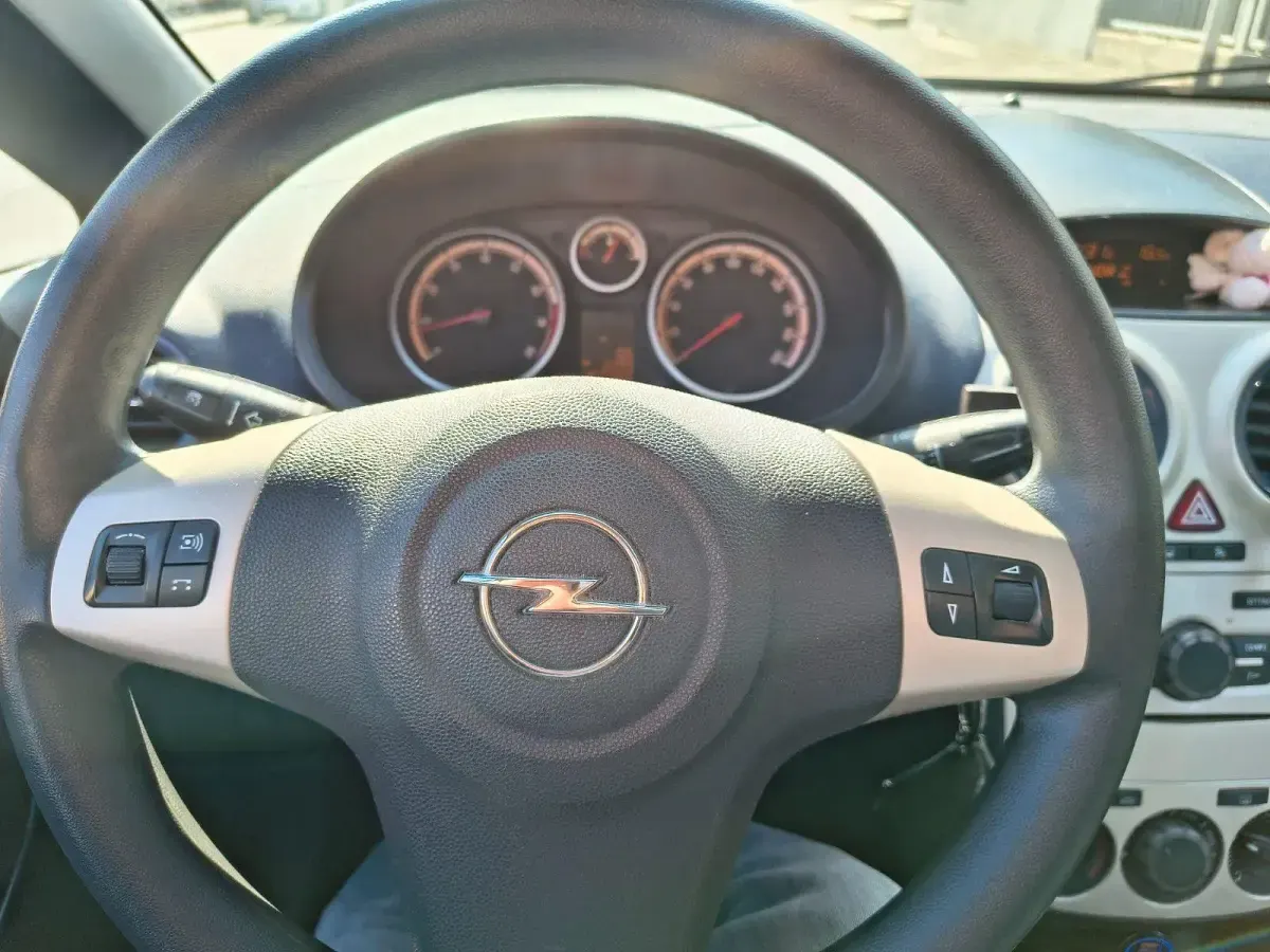 Gebraucht Opel Corsa Cosmo 80 PS (58 kW) 2008 Gold Kleinwagen