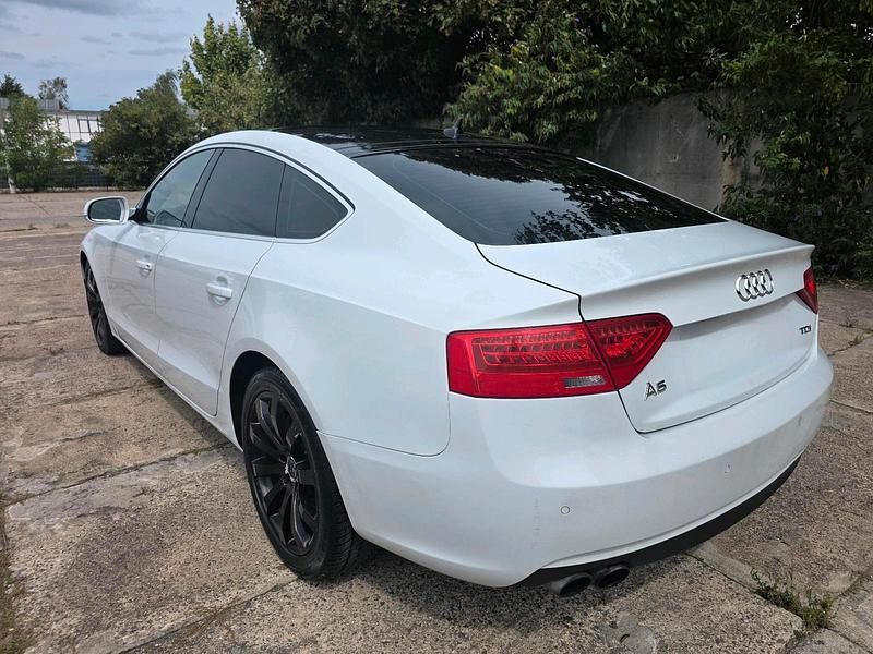 Gebraucht Audi A5 Sportback 179 PS (131 kW) 2015 Weiß Kleinwagen