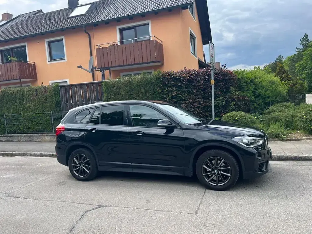 Second-hand BMW X1 Sport Line 190 CP (139 kW) 2017 Negru SUV