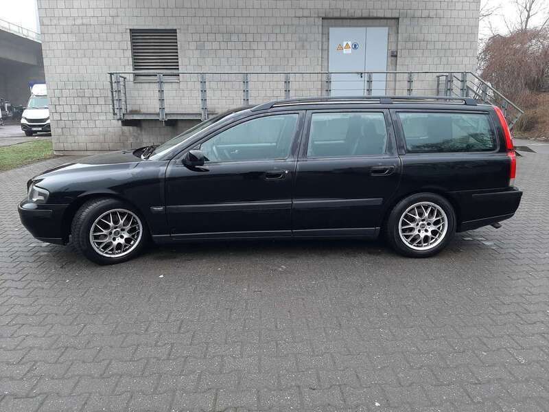 Schwarz Gebraucht 2001 Volvo V70 Comfort Kombi | 2.899 € (Guter Preis) - Bild 1/4