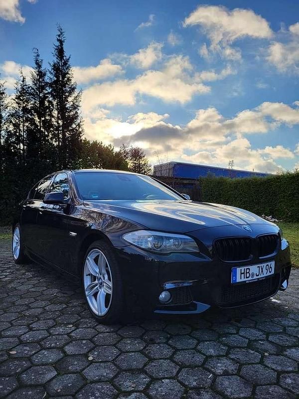 Blau Gebraucht 2011 BMW 525 M Sport Limousine | 10.999 € (Guter Preis) - Bild 1/4