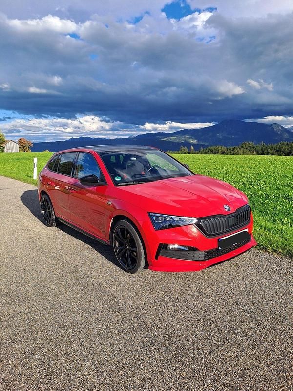 Rot Gebraucht 2022 Skoda Scala Monte Carlo Kleinwagen | 21.500 € (Fairer Preis) - Bild 1/4