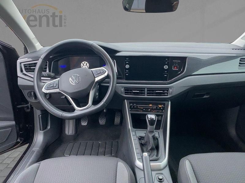 Gebraucht VW Polo Life 80 PS (58 kW) 2024 Schwarz Kleinwagen