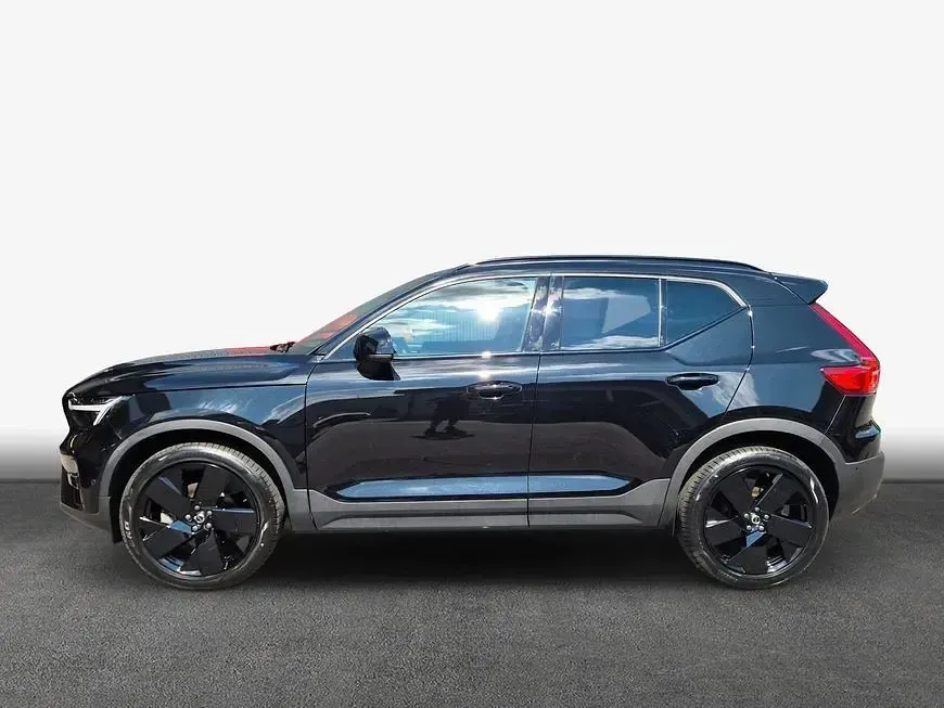 Gebraucht Volvo XC40 Plus 163 PS (119 kW) 2025 Onyx black / metallic SUV
