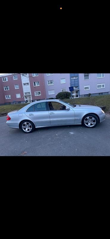 Gebraucht Mercedes E300 211 PS (155 kW) 2009 Silber Limousine