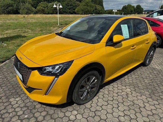 Lack gelb faro/typ aussenverkleidung met (metallic) Gebraucht 2021 Peugeot e-208 Allure Kleinwagen | 15.875 € (Fairer Preis) - Bild 1/4