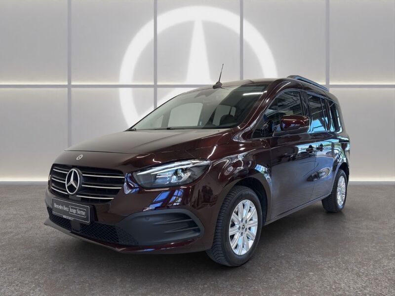 Rot Gebraucht 2024 Mercedes T180 Progressive Van / Kleinbus | 30.490 € (Fairer Preis) - Bild 1/4