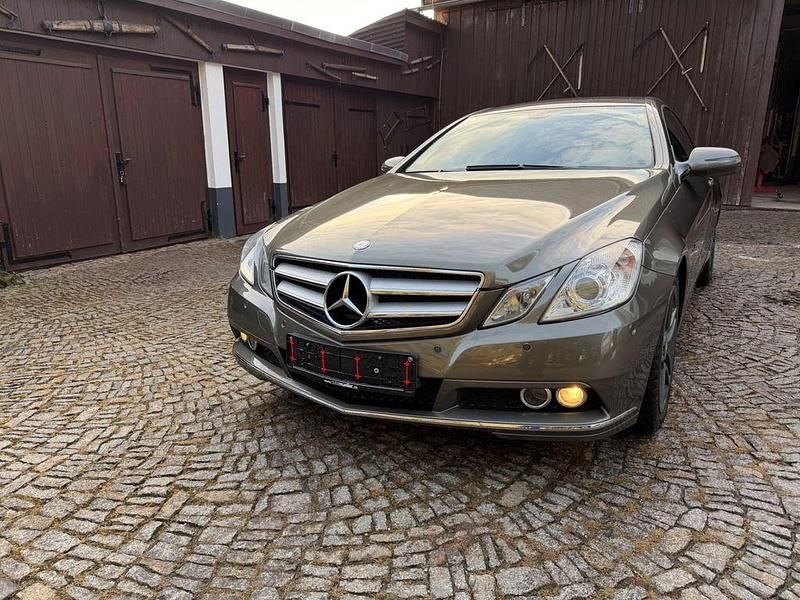 Gebraucht Mercedes E350 Avantgarde 292 PS (214 kW) 2009 Andere farben Coupé
