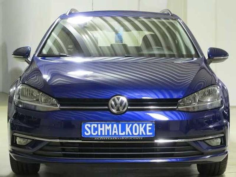 Blau Gebraucht 2020 VW Golf VIII | 18.950 € (Guter Preis) - Bild 1/4