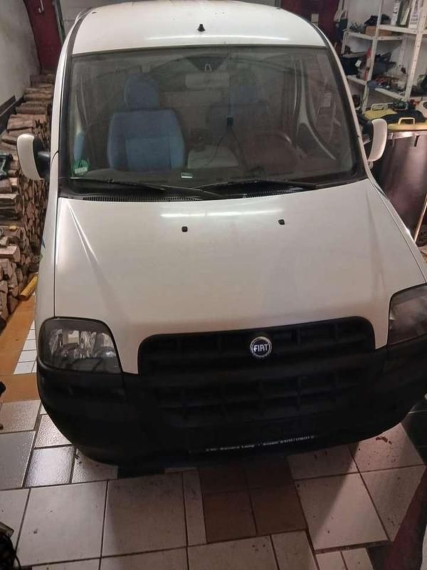 Weiß Gebraucht 2005 Fiat Doblò Van / Kleinbus | 12.000 € - Bild 1/4