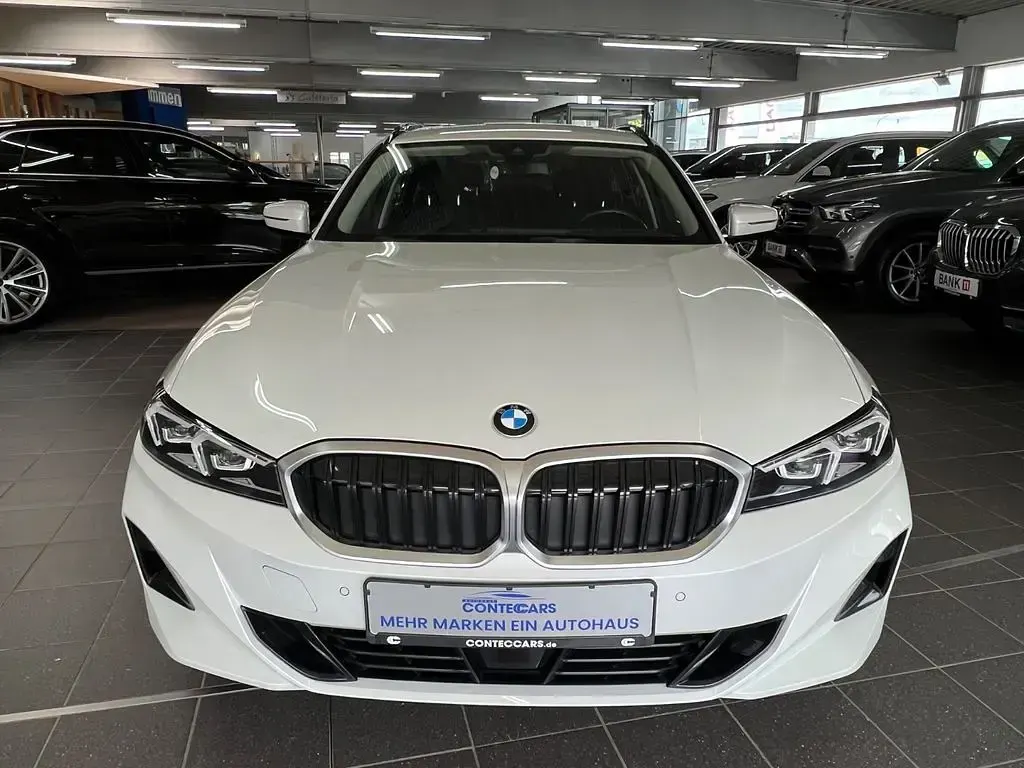 Gebraucht BMW 318 Sport Line 150 PS (110 kW) 2022 Mineralweiss Kombi