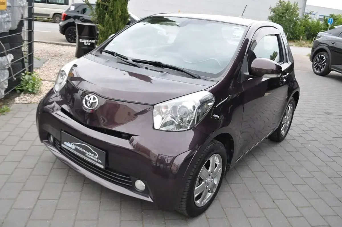 Gebraucht Toyota iQ 68 PS (50 kW) 2010 Violet Kleinwagen