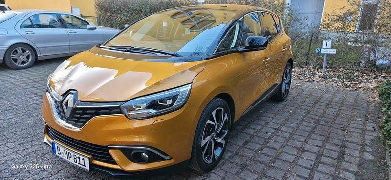 Gold Gebraucht 2017 Renault Scénic IV Bose Edition Van / Kleinbus | 13.900 € (Superpreis) - Bild 1/4