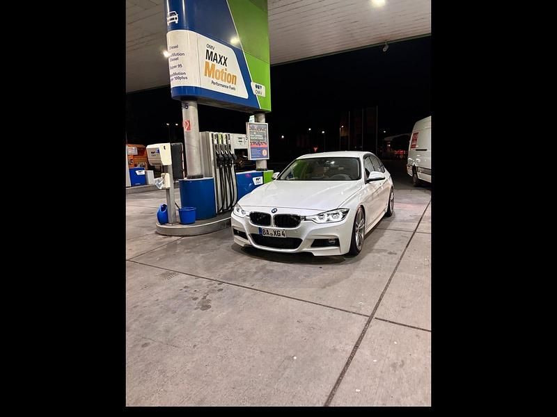 Gebraucht BMW 320 M Sport 190 PS (139 kW) 2017 Weiß Limousine