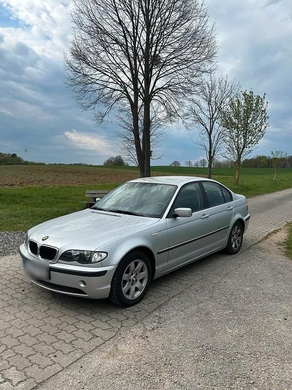 Second-hand BMW 318 143 CP (105 kW) 2003 Argintiu Berlinǎ
