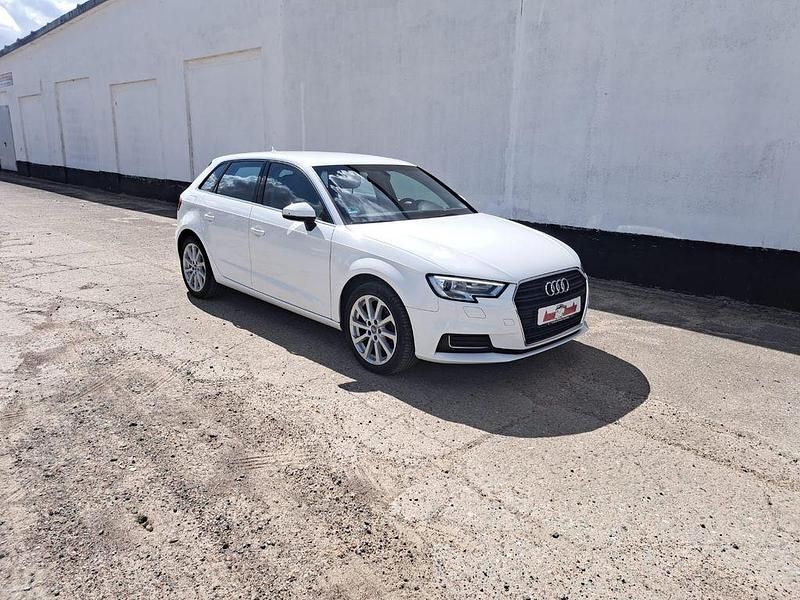 Weiß Gebraucht 2017 Audi A3 Design Limousine | 18.999 € (Fairer Preis) - Bild 1/4