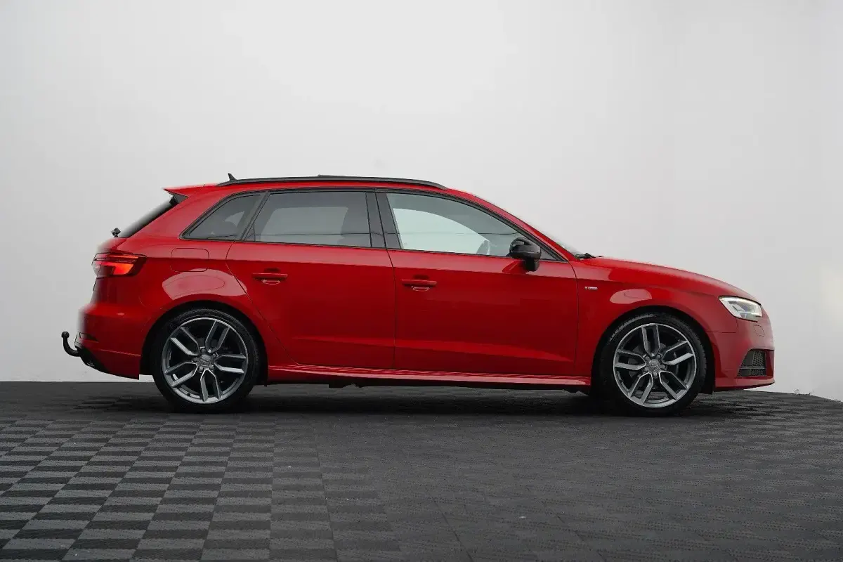 Gebraucht Audi A3 S-Line 150 PS (110 kW) 2019 Rot Limousine