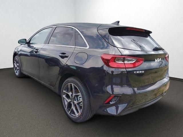 Gebraucht Kia Ceed Style 140 PS (102 kW) 2025 Schwarz Kleinwagen