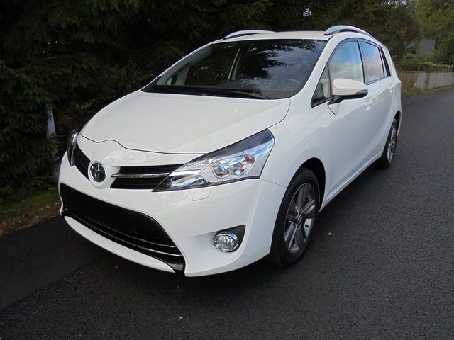 Weiß metallic Gebraucht 2014 Toyota Verso Life Van / Kleinbus | 11.000 € (Superpreis) - Bild 1/4