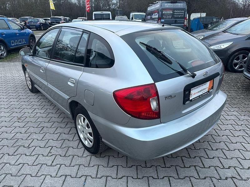 Gebraucht Kia Rio 97 PS (71 kW) 2003 Silber Limousine