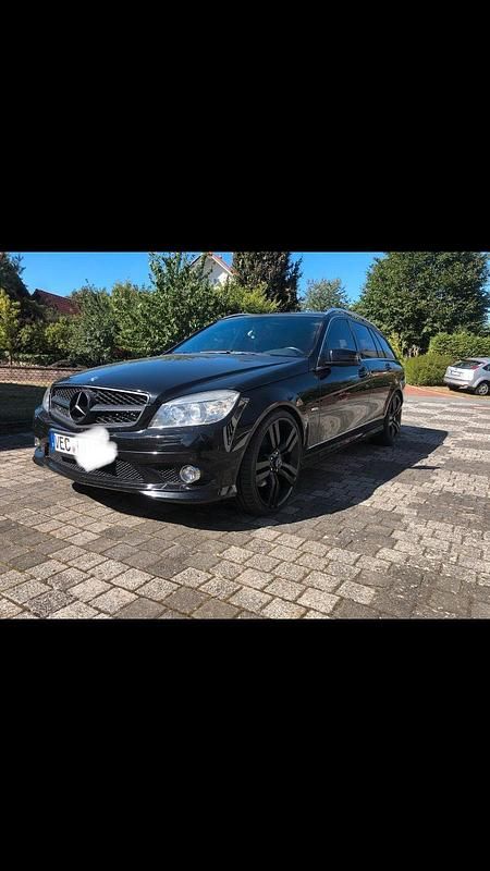 Schwarz Gebraucht 2008 Mercedes C320 AMG line Kombi | 9.250 € (Fairer Preis) - Bild 1/4