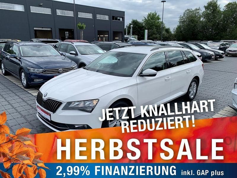 Weiss Gebraucht 2019 Skoda Superb Ambition Kombi | 20.870 € (Fairer Preis) - Bild 1/4