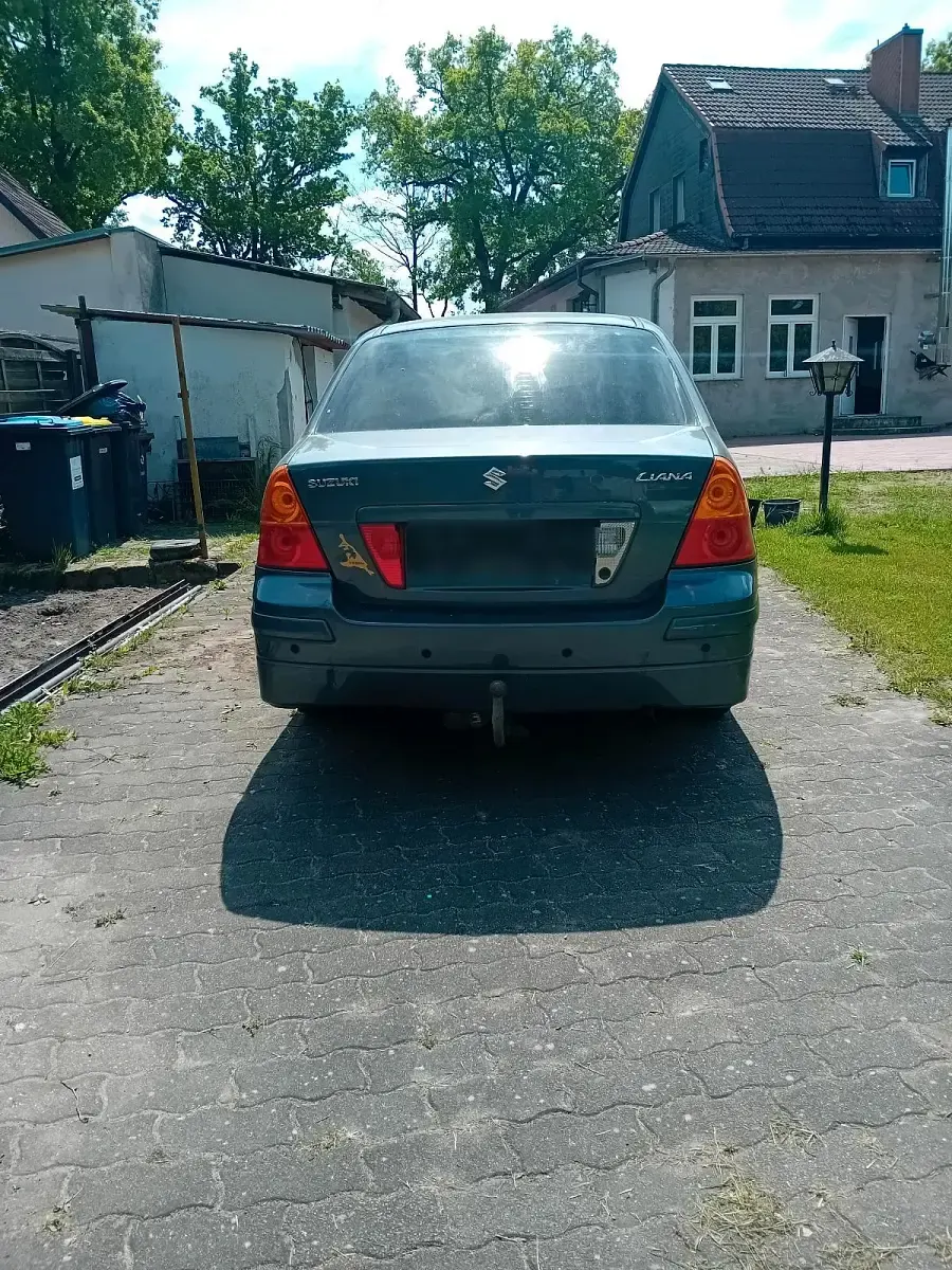 Gebraucht Suzuki Liana 107 PS (78 kW) 2005 Grau Limousine