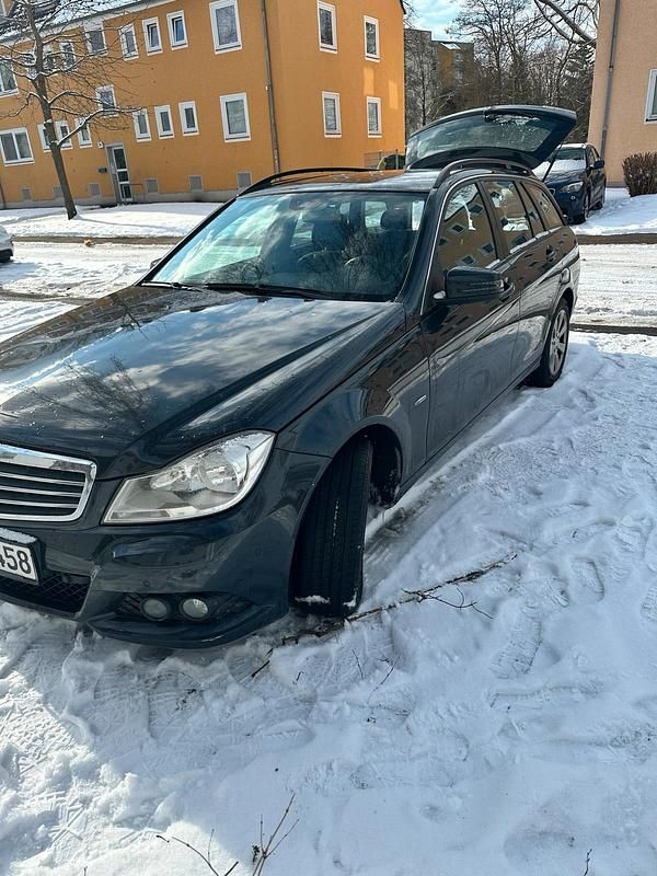 Gebraucht Mercedes C200 136 PS (100 kW) 2012 Schwarz Limousine